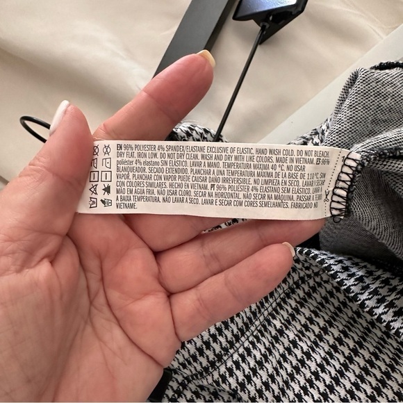 Forever 21 Houndstooth Patterned Flared Leggings SZ Small - Picture 8 of 8